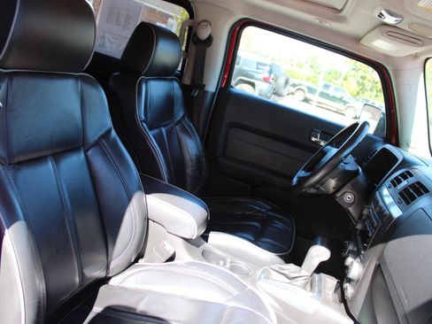 Used 2009 HUMMER H3T Luxury image 20
