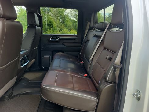 Used 2024 GMC Sierra 2500 Denali w/ Denali Reserve Package AWD/4WD image 16