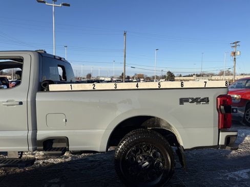 Used 2025 Ford F250 Lariat w/ Black Appearance Package image 33