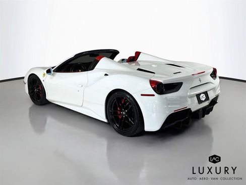 Used 2019 Ferrari 488 Spider RWD image 8
