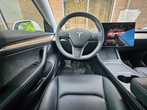 Used 2022 Tesla Model 3 Long Range AWD/4WD image 4