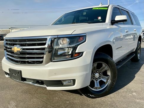 Used 2020 Chevrolet Suburban LT w/ Luxury Package image 2