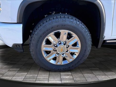 New 2026 Chevrolet Silverado 2500 High Country w/ High Country Premium Package AWD/4WD image 13