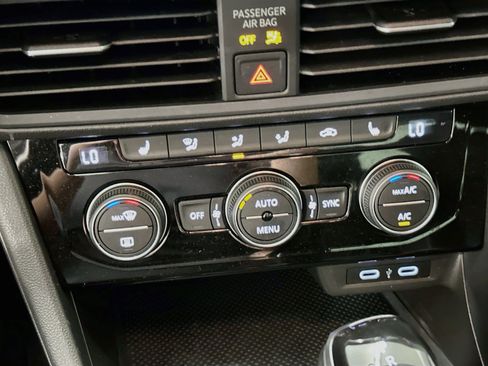 Used 2022 Volkswagen Jetta SE FWD image 23