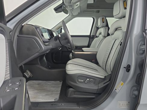 Used 2024 Rivian R1S Adventure AWD/4WD image 20