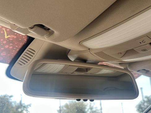 Used 2015 Mercedes-Benz E 350 Sedan image 29