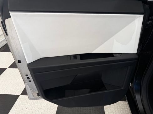 Used 2024 Tesla Cybertruck AWD Crew Cab image 20