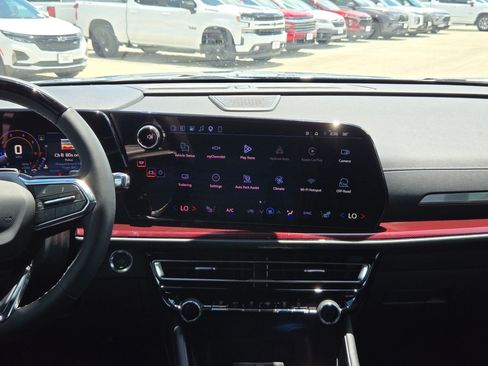 Used 2026 Chevrolet Traverse Z71 w/ Enhanced Driving Package AWD/4WD image 17