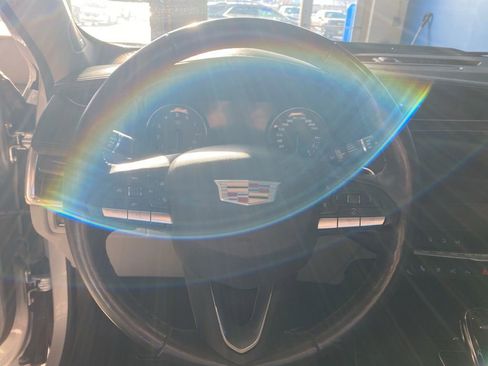 Used 2022 Cadillac XT4 Premium Luxury image 7