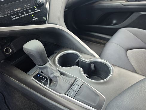 Used 2022 Toyota Camry LE FWD image 22