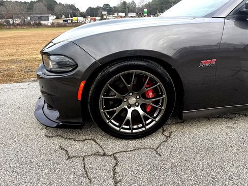 Used 2016 Dodge Charger SRT w/ Harman/Kardon Audio Group image 13