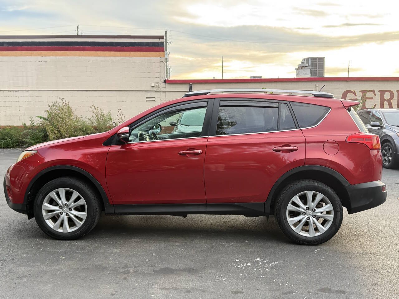 Used 2013 Toyota RAV4 Limited AWD/4WD image 2