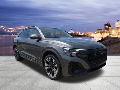 Used 2025 Audi Q8 Premium w/ Black Optic Package AWD/4WD image 4