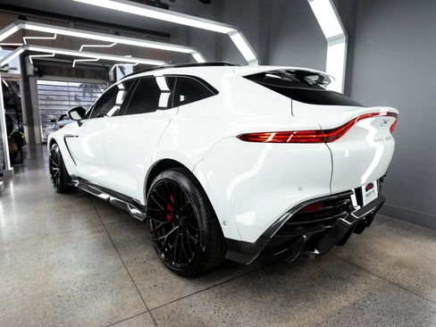 Used 2021 Aston Martin DBX AWD/4WD image 10