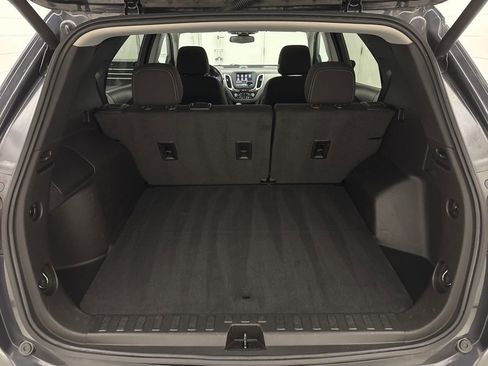 Used 2022 Chevrolet Equinox LT w/ Driver Convenience Package image 6