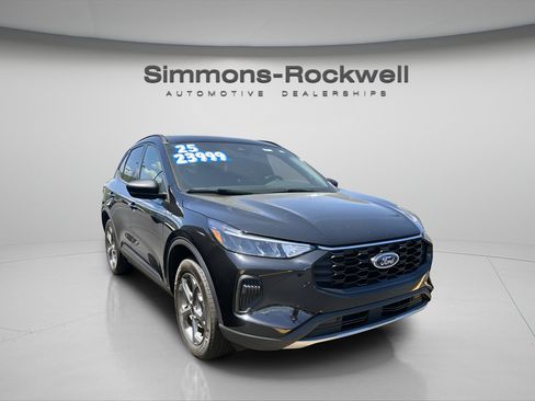 Used 2025 Ford Escape ST-Line AWD/4WD image 6