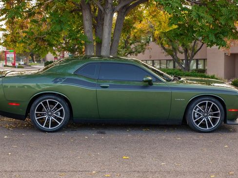 Used 2021 Dodge Challenger R/T w/ Plus Package image 4