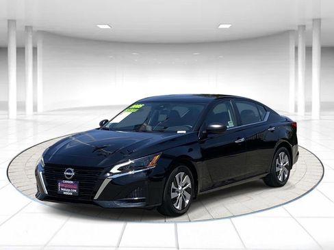 Certified 2025 Nissan Altima 2.5 S FWD image 1