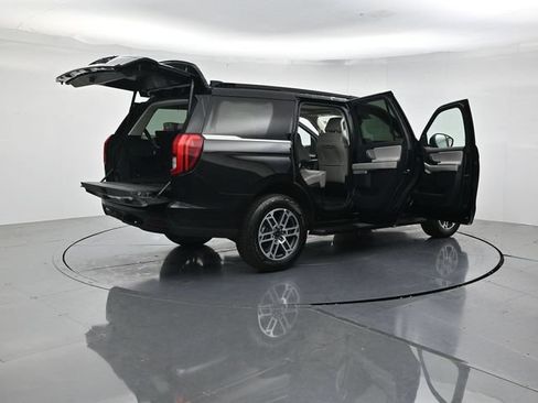 Used 2025 Ford Expedition Active AWD/4WD image 55