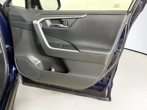 Used 2020 Toyota RAV4 XSE image 33