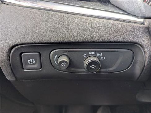 Used 2020 Buick Enclave Essence image 20