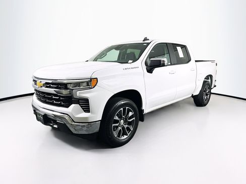 Used 2024 Chevrolet Silverado 1500 LT image 3