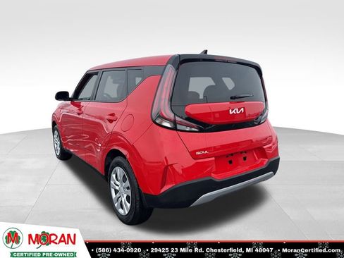 Used 2025 Kia Soul LX image 3