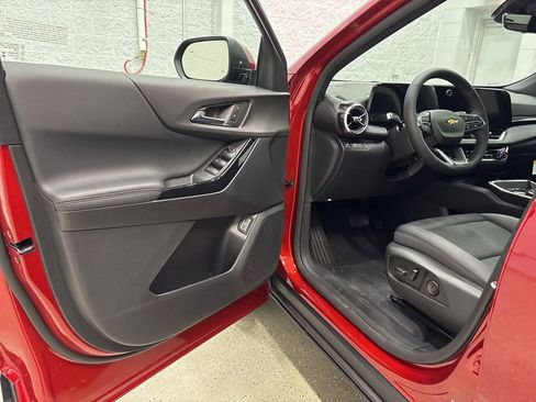 New 2026 Chevrolet Equinox LT w/ Convenience Package II image 12