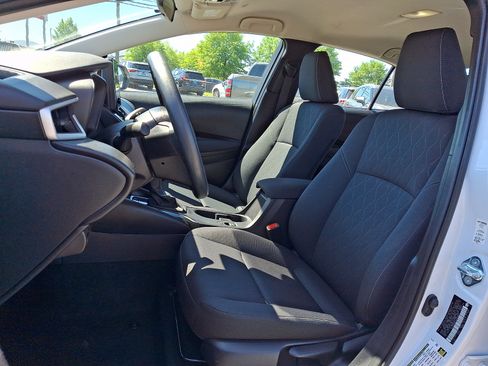 Used 2025 Toyota Corolla LE FWD image 15