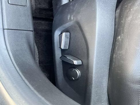 Used 2015 Ford Fusion SE w/ Equipment Group 202A FWD image 19