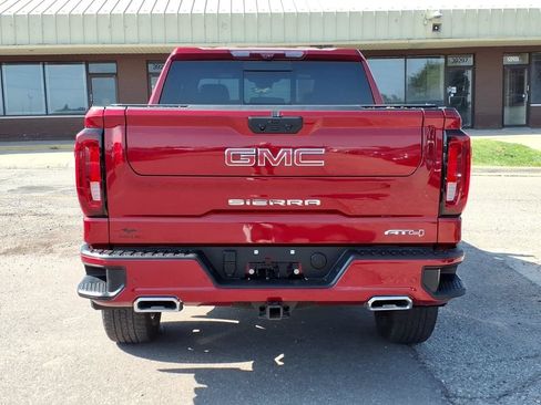 Used 2025 GMC Sierra 1500 AT4 w/ AT4 Premium Package AWD/4WD image 4