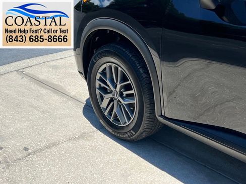 Used 2024 Nissan Rogue S FWD image 25
