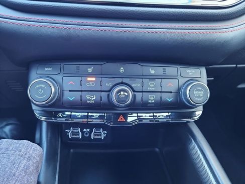 Used 2023 Dodge Durango GT image 27