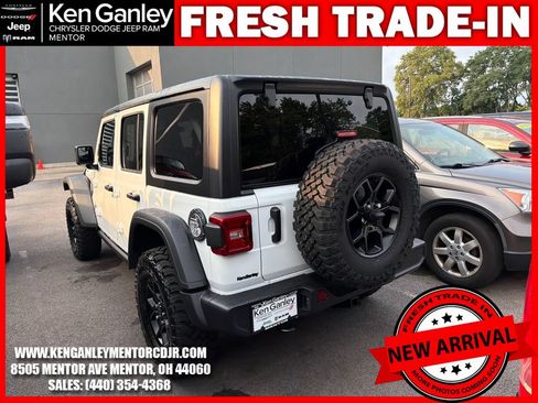 Used 2025 Jeep Wrangler Unlimited Sport AWD/4WD image 8