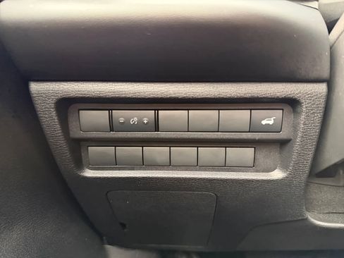 Used 2024 Mitsubishi Outlander SE image 22