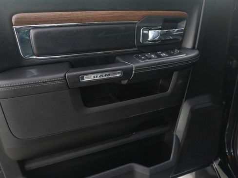 Used 2017 RAM 1500 Laramie w/ Convenience Group image 17