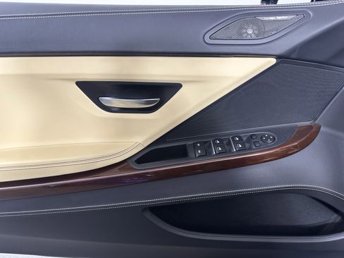 Used 2015 BMW M6 Convertible image 34