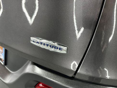 Used 2015 Jeep Cherokee Latitude FWD image 33