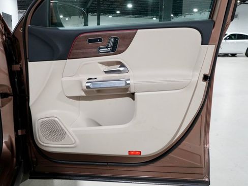 Used 2023 Mercedes-Benz EQB 300 4MATIC w/ Driver Assistance Package image 26