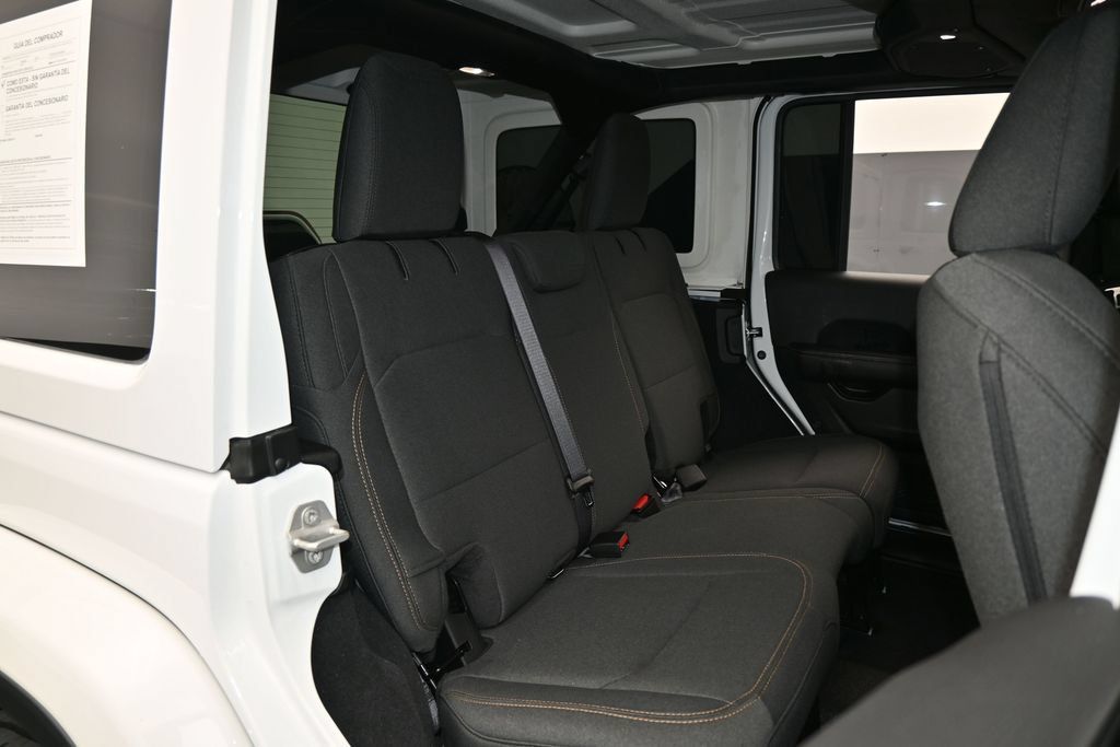 Used 2024 Jeep Wrangler Unlimited Sahara w/ Safety Group AWD/4WD image 33