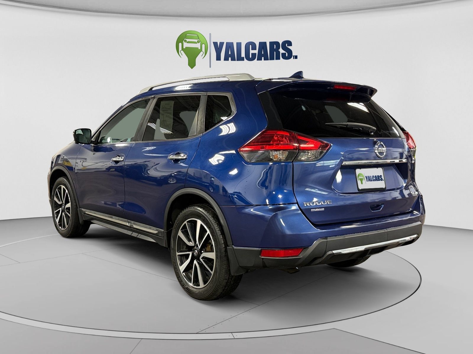 Used 2017 Nissan Rogue S AWD/4WD image 3