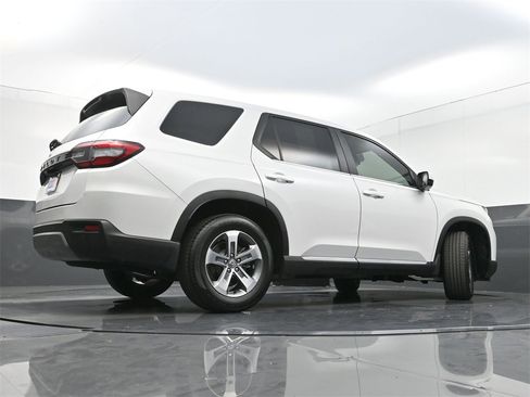 Used 2024 Honda Pilot EX-L image 31