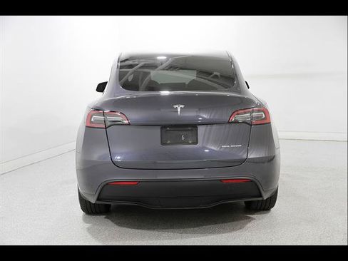 Used 2022 Tesla Model Y Long Range AWD/4WD image 22