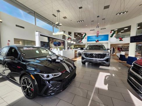 Used 2023 Subaru Ascent Premium w/ Convenience Package image 24