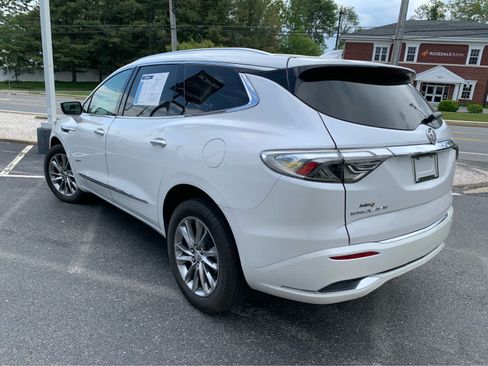 Used 2024 Buick Enclave Avenir w/ Avenir Technology Package FWD image 4