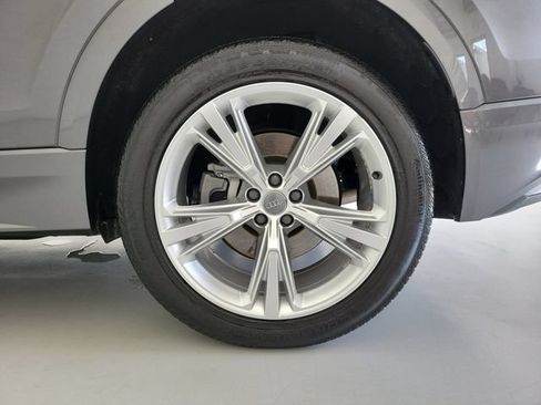 Used 2019 Audi Q8 Premium w/ Convenience Package AWD/4WD image 11