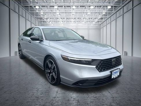 Used 2026 Honda Accord SE image 9