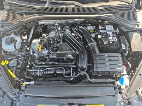 Used 2025 Volkswagen Jetta SE FWD image 34