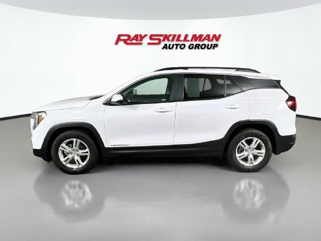Used 2023 GMC Terrain SLE w/ Driver Convenience Package FWD image 4