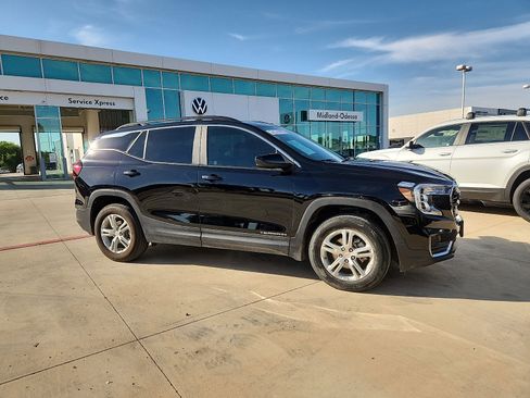 Used 2024 GMC Terrain SLE w/ Driver Convenience Package AWD/4WD image 8